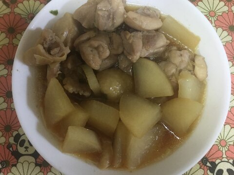 昆布つゆで、簡単♪大根と鶏もも肉の煮物